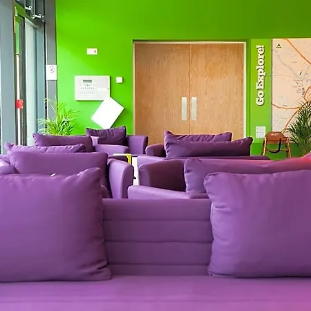 Yha Hostel *